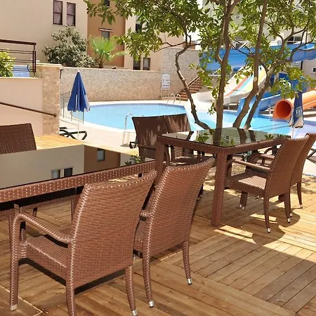 Almera Park Lejlighedshotel