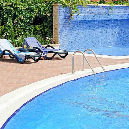 Almera Park Lejlighedshotel